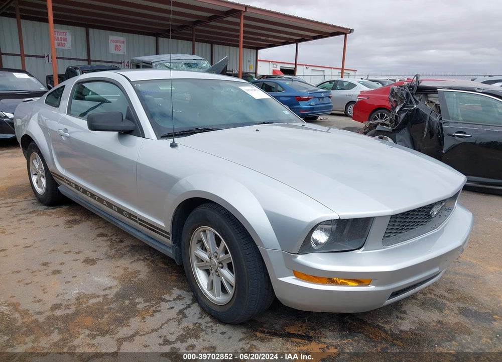 2008 FORD MUSTANG V6 DELUXE/V6 PREMIUM VIN: 1ZVHT80N285132094