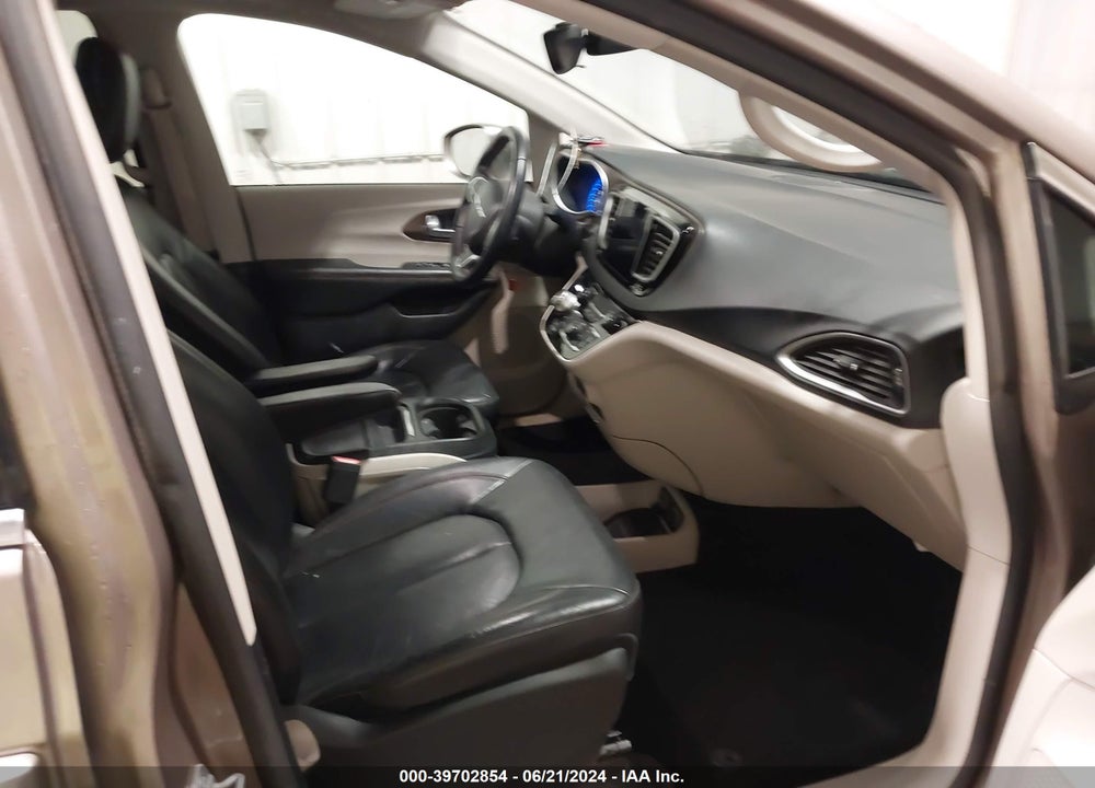 2017 CHRYSLER PACIFICA TOURING L VIN: 2C4RC1BG9HR576086