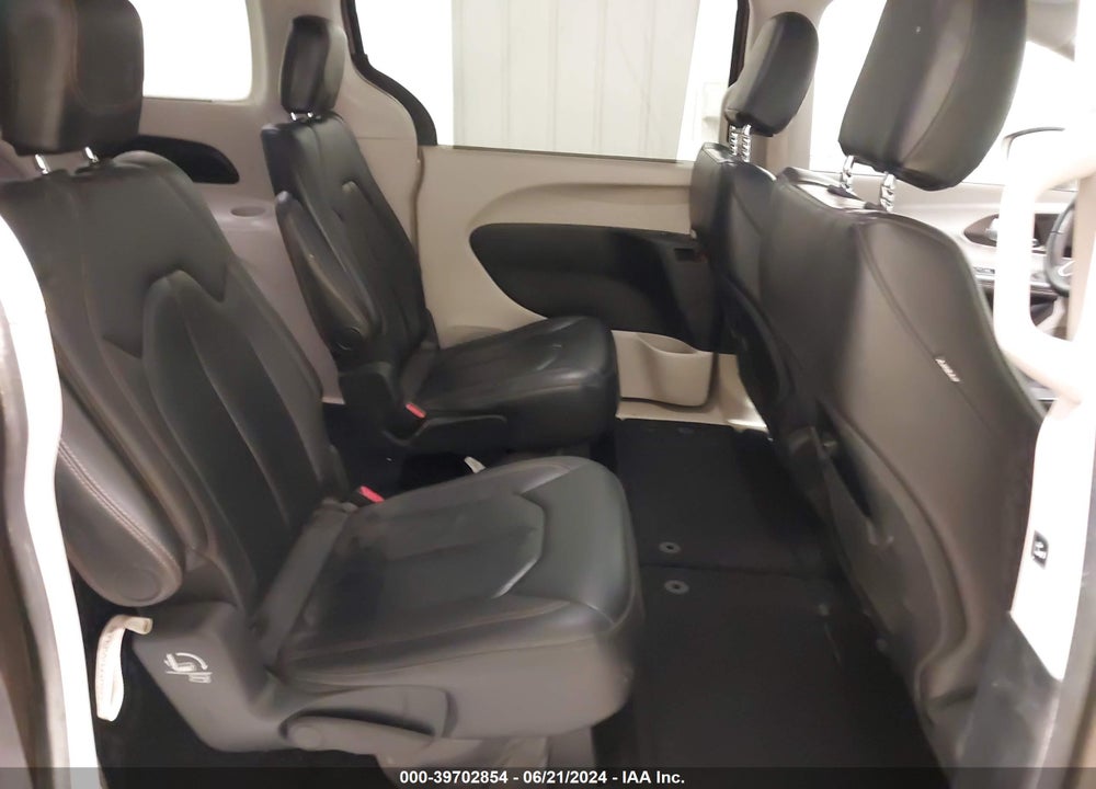2017 CHRYSLER PACIFICA TOURING L VIN: 2C4RC1BG9HR576086