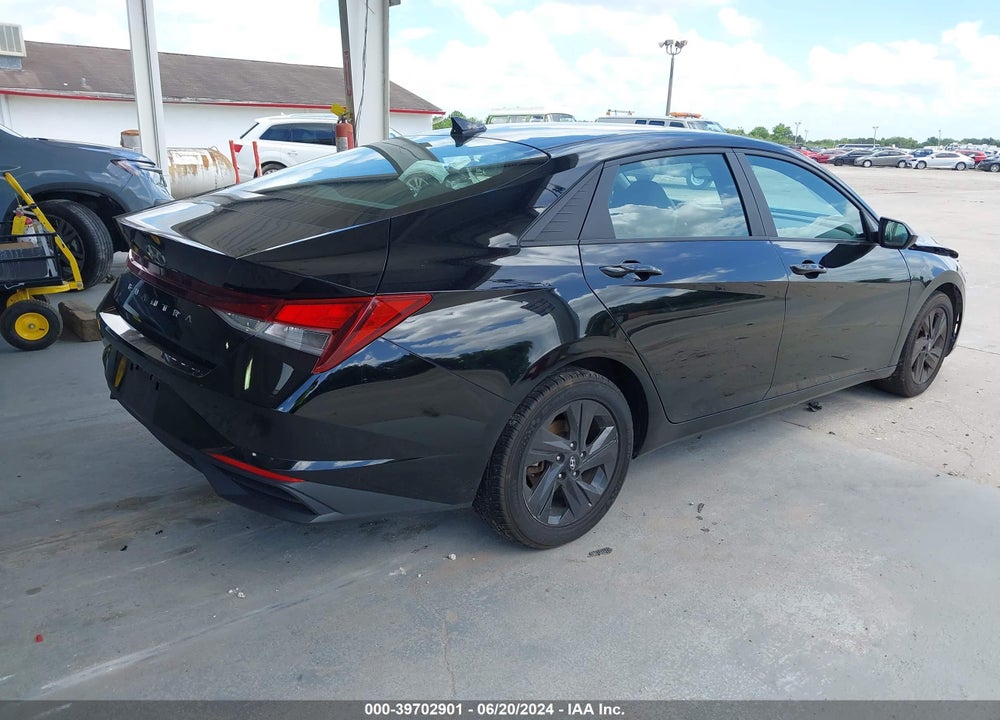 2021 HYUNDAI ELANTRA SEL VIN: KMHLM4AG1MU182113