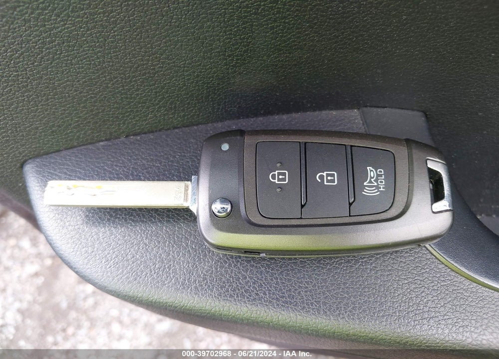 2023 HYUNDAI VENUE SEL VIN: KMHRC8A39PU230754