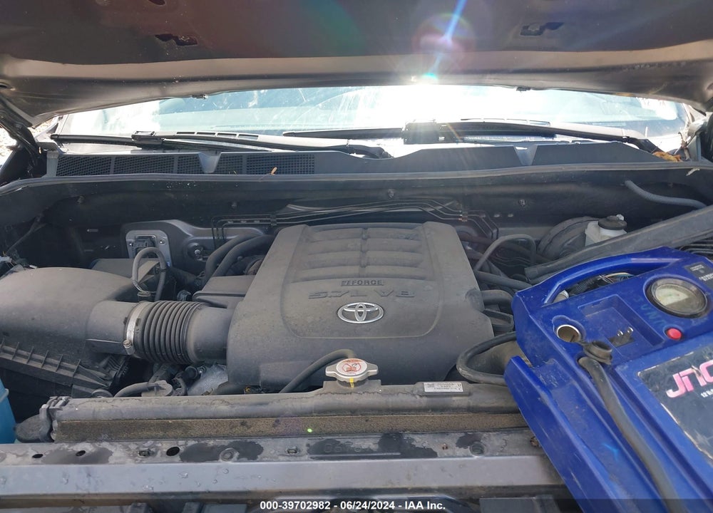 2018 TOYOTA TUNDRA SR5 5.7L V8 VIN: 5TFDY5F15JX705263