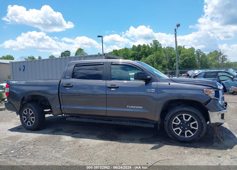 2018 TOYOTA TUNDRA SR5 5.7L V8 VIN: 5TFDY5F15JX705263