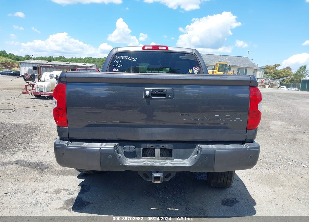2018 TOYOTA TUNDRA SR5 5.7L V8 VIN: 5TFDY5F15JX705263