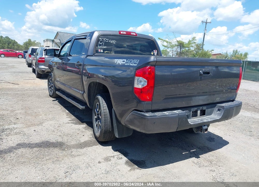 2018 TOYOTA TUNDRA SR5 5.7L V8 VIN: 5TFDY5F15JX705263