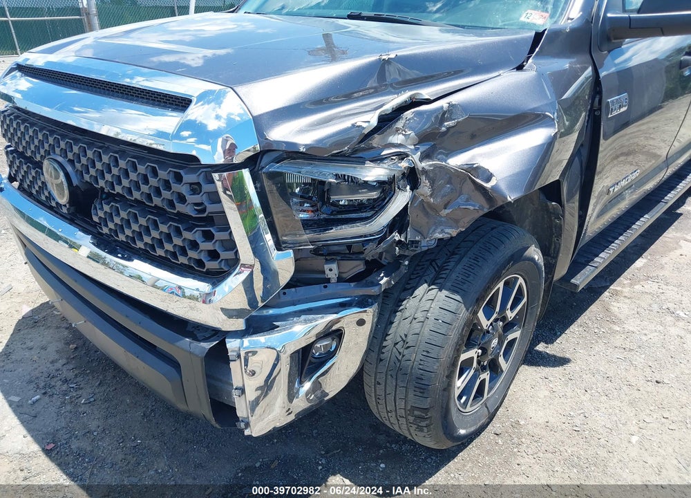 2018 TOYOTA TUNDRA SR5 5.7L V8 VIN: 5TFDY5F15JX705263
