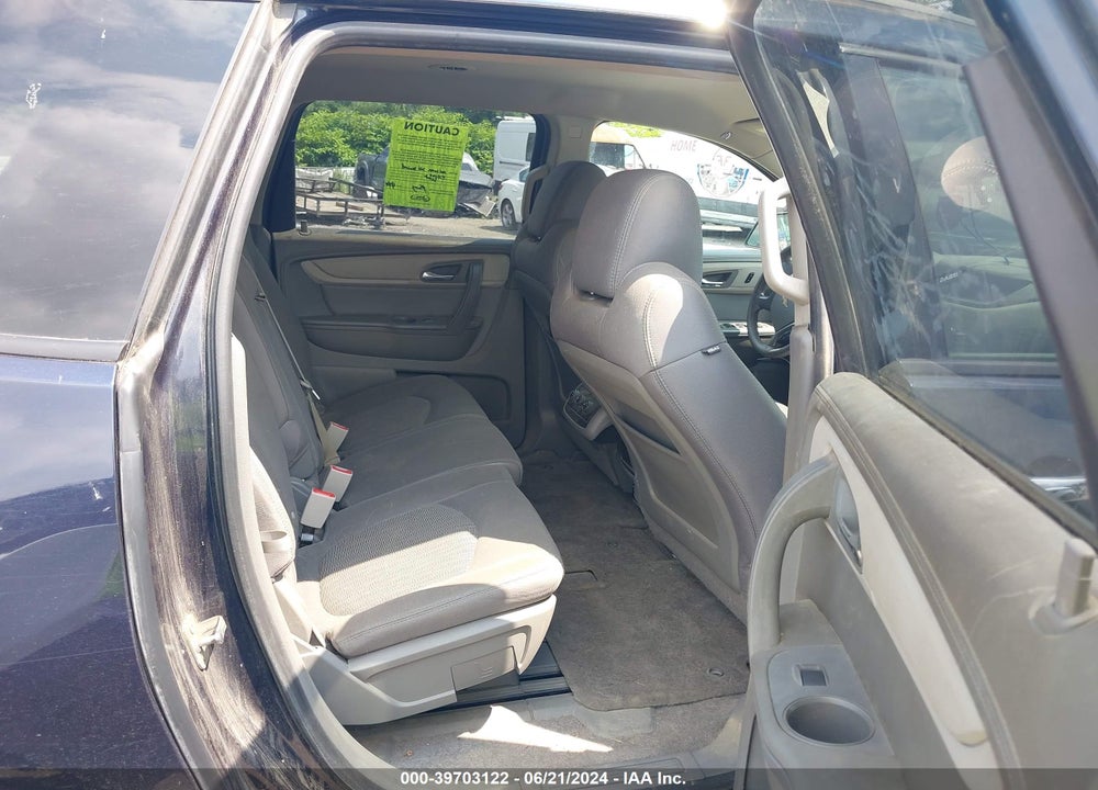 2015 CHEVROLET TRAVERSE LS VIN: 1GNKVFED9FJ381902