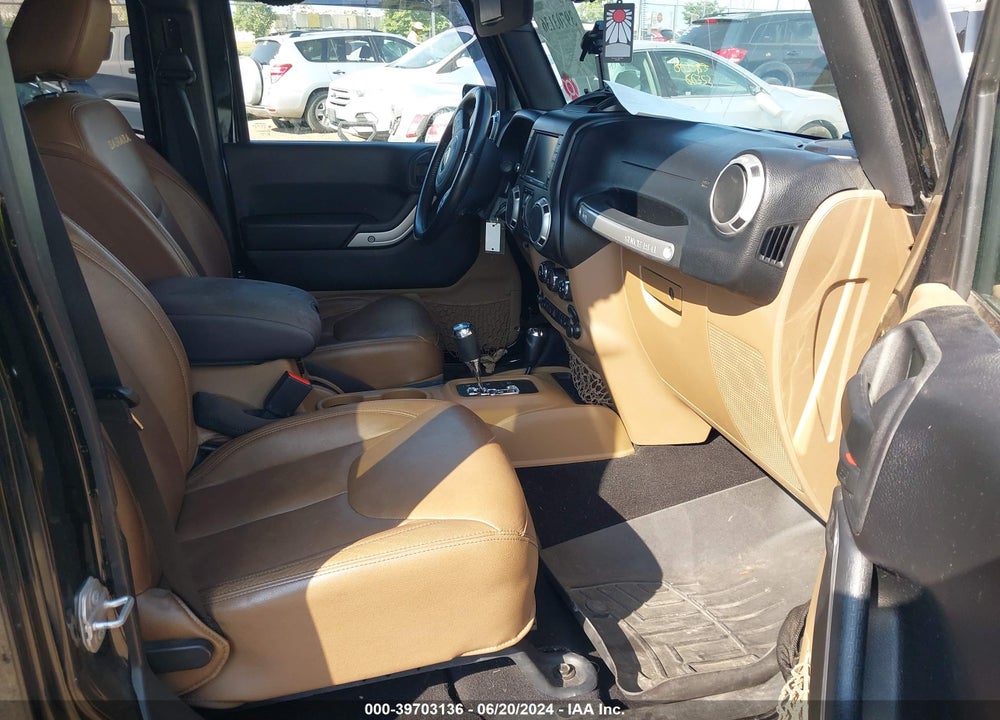 2015 JEEP WRANGLER UNLIMITED SAHARA VIN: 1C4HJWEG5FL770193
