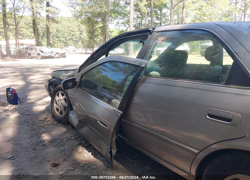 1999 TOYOTA CAMRY LE V6/XLE V6 VIN: JT2BF22K0X0168600