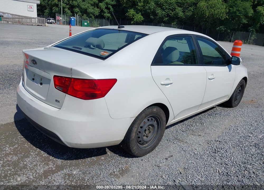 2011 KIA FORTE EX VIN: KNAFU4A20B5391157