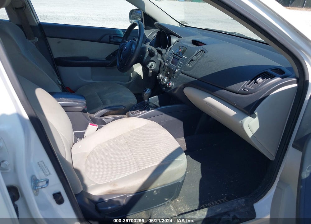 2011 KIA FORTE EX VIN: KNAFU4A20B5391157