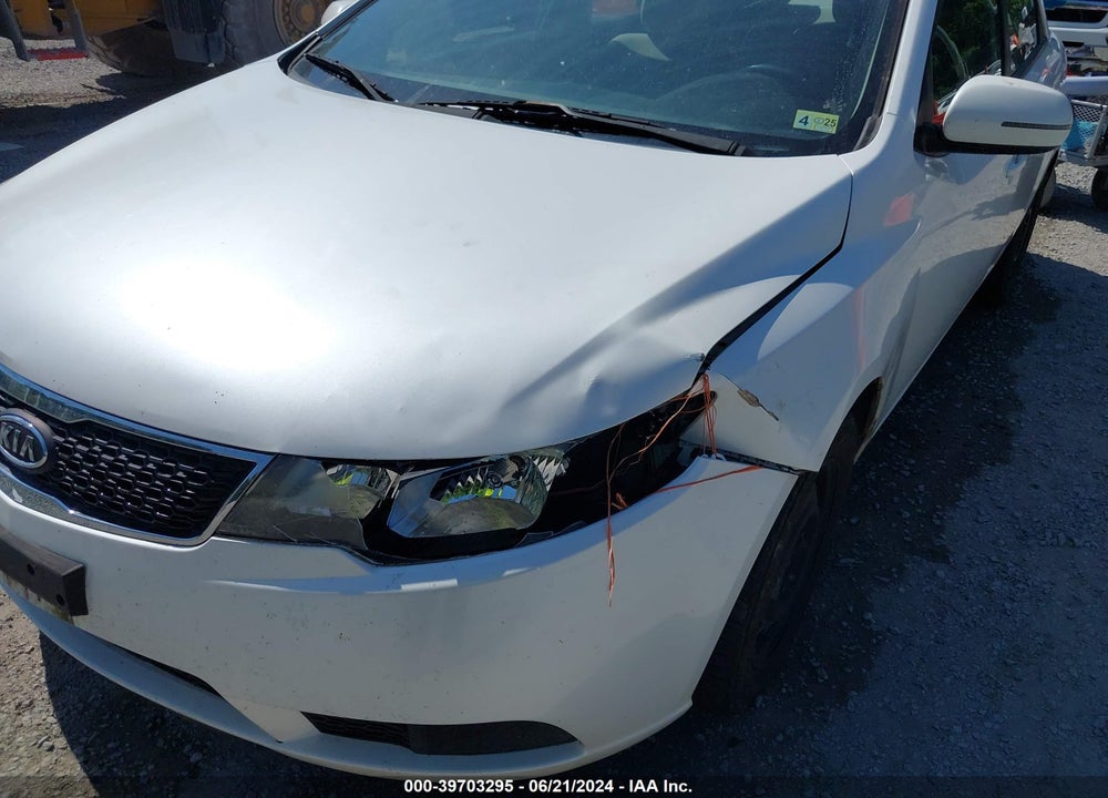2011 KIA FORTE EX VIN: KNAFU4A20B5391157