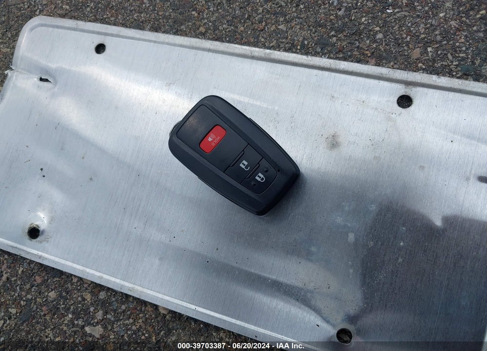 2022 TOYOTA PRIUS XLE AWD-E VIN: JTDL9MFU9N3035324