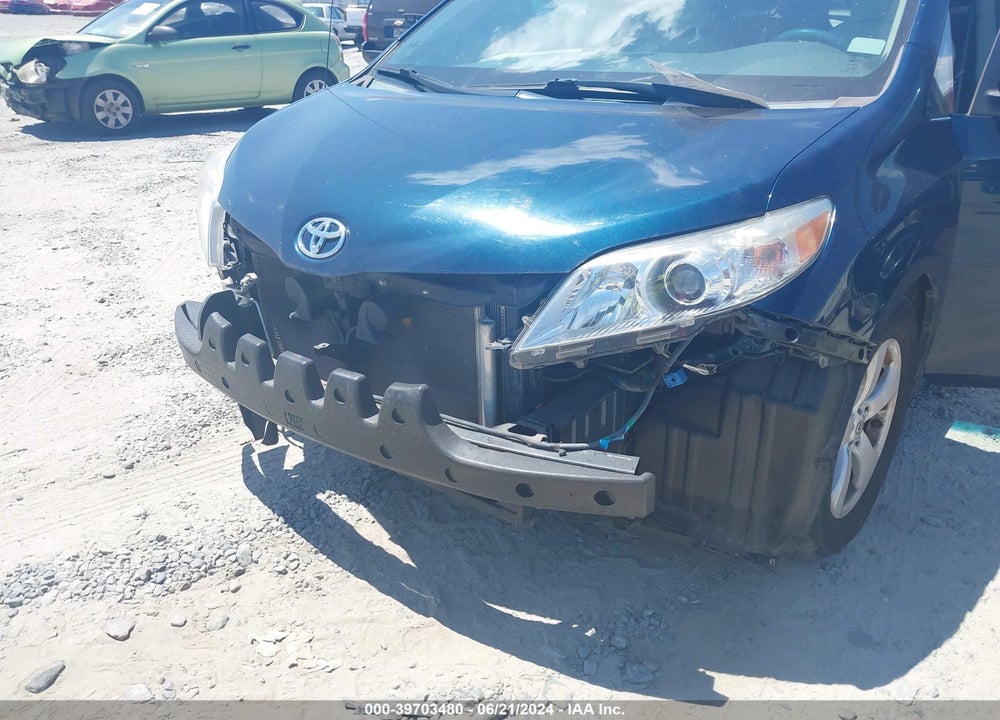 2011 TOYOTA SIENNA LE V6 VIN: 5TDKK3DCXBS045701