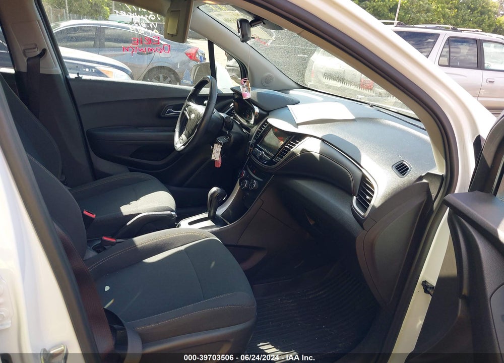 2018 CHEVROLET TRAX LS VIN: 3GNCJNSB3JL284807