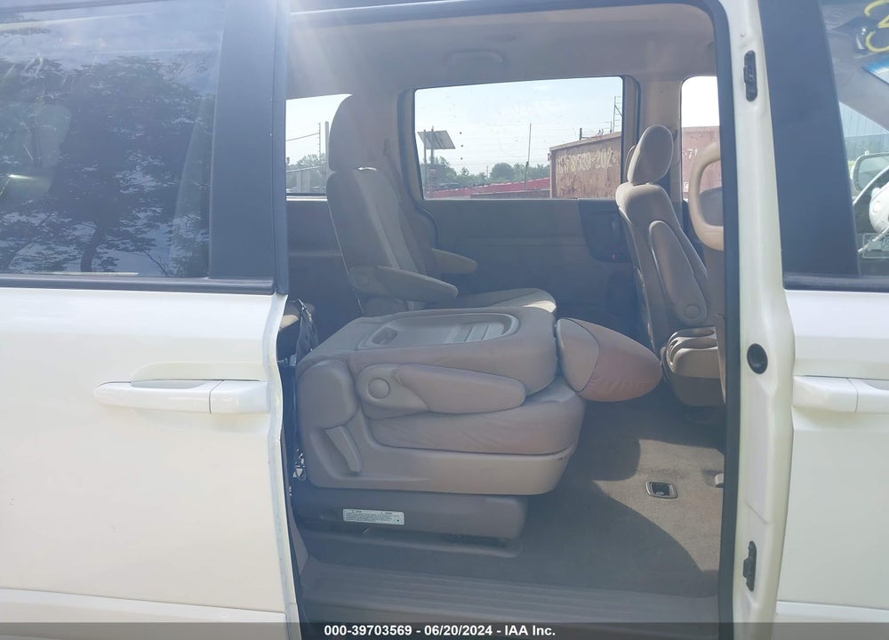 2014 KIA SEDONA LX VIN: KNDMG4C77E6586987