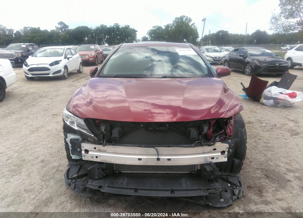 2018 TOYOTA CAMRY SE VIN: 4T1B11HK2JU667580