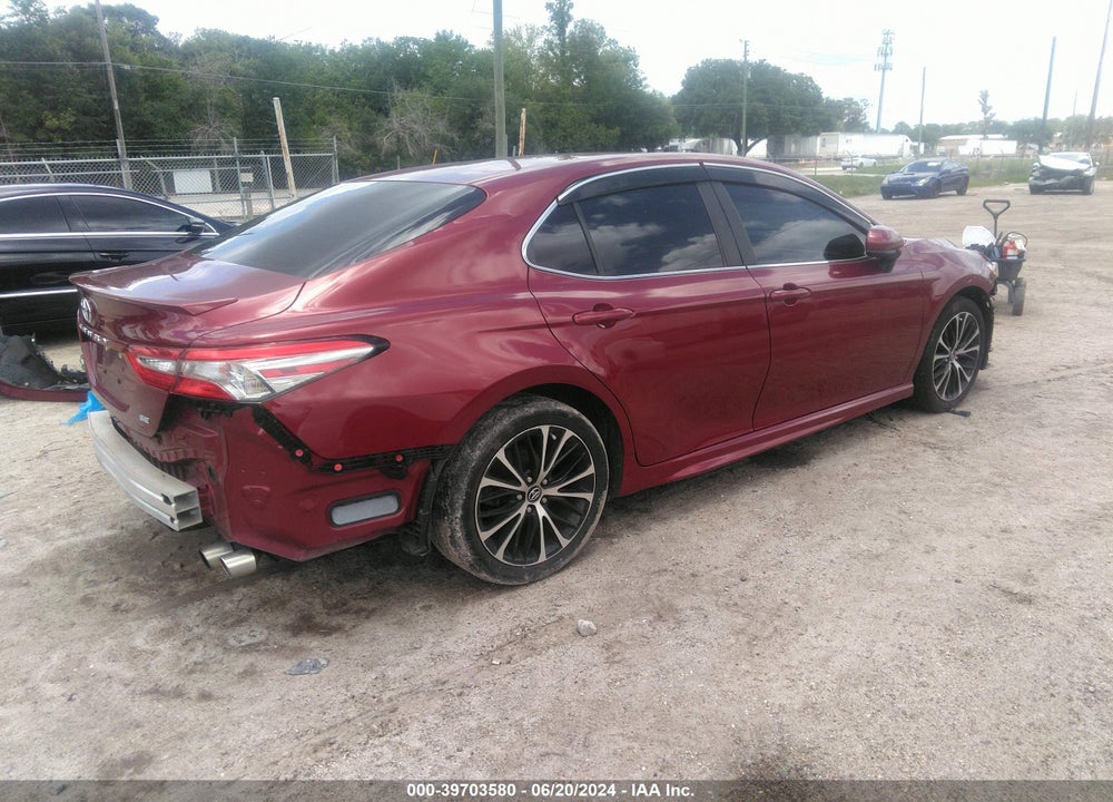 2018 TOYOTA CAMRY SE VIN: 4T1B11HK2JU667580