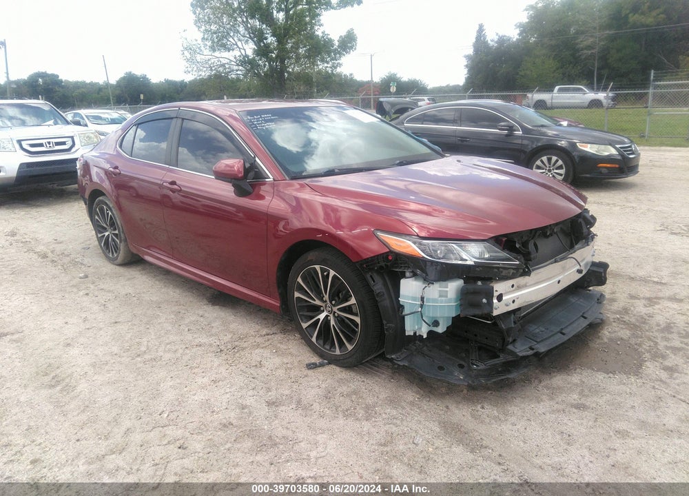 2018 TOYOTA CAMRY SE VIN: 4T1B11HK2JU667580