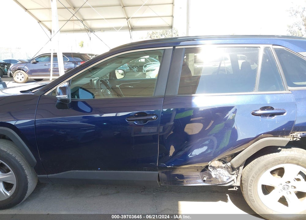 2021 TOYOTA RAV4 XLE VIN: 2T3W1RFV9MW121495