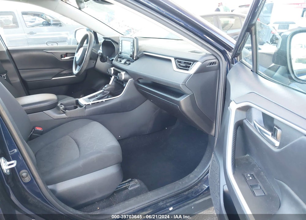 2021 TOYOTA RAV4 XLE VIN: 2T3W1RFV9MW121495