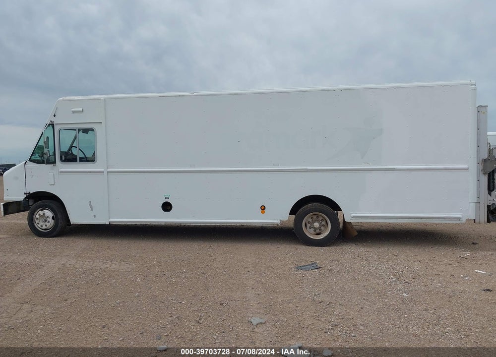 2010 FREIGHTLINER CHASSIS M LINE WALK-IN VAN VIN: 4UZAARDU0ACAM0676