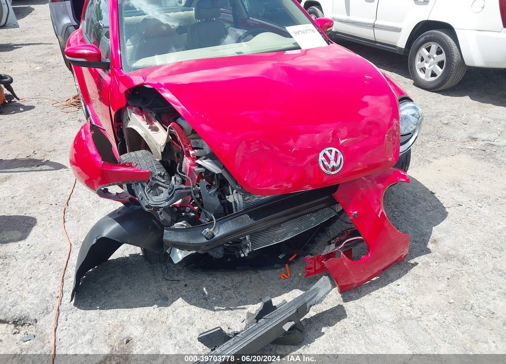 2014 VOLKSWAGEN BEETLE 2.5L VIN: 3VWJX7AT9EM632644