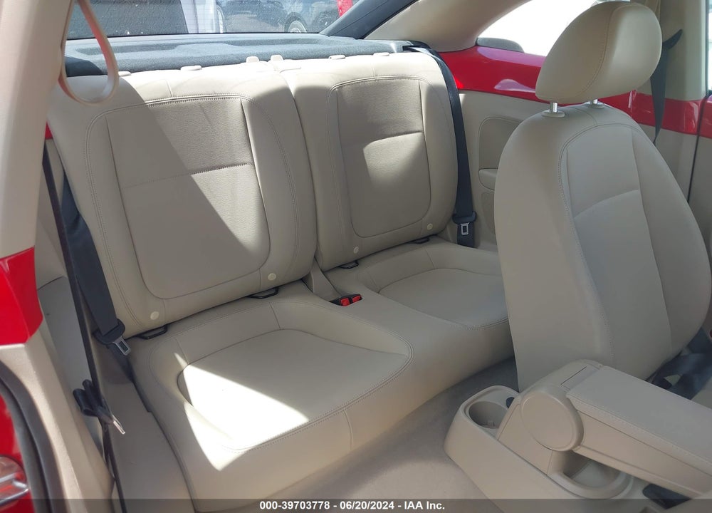 2014 VOLKSWAGEN BEETLE 2.5L VIN: 3VWJX7AT9EM632644