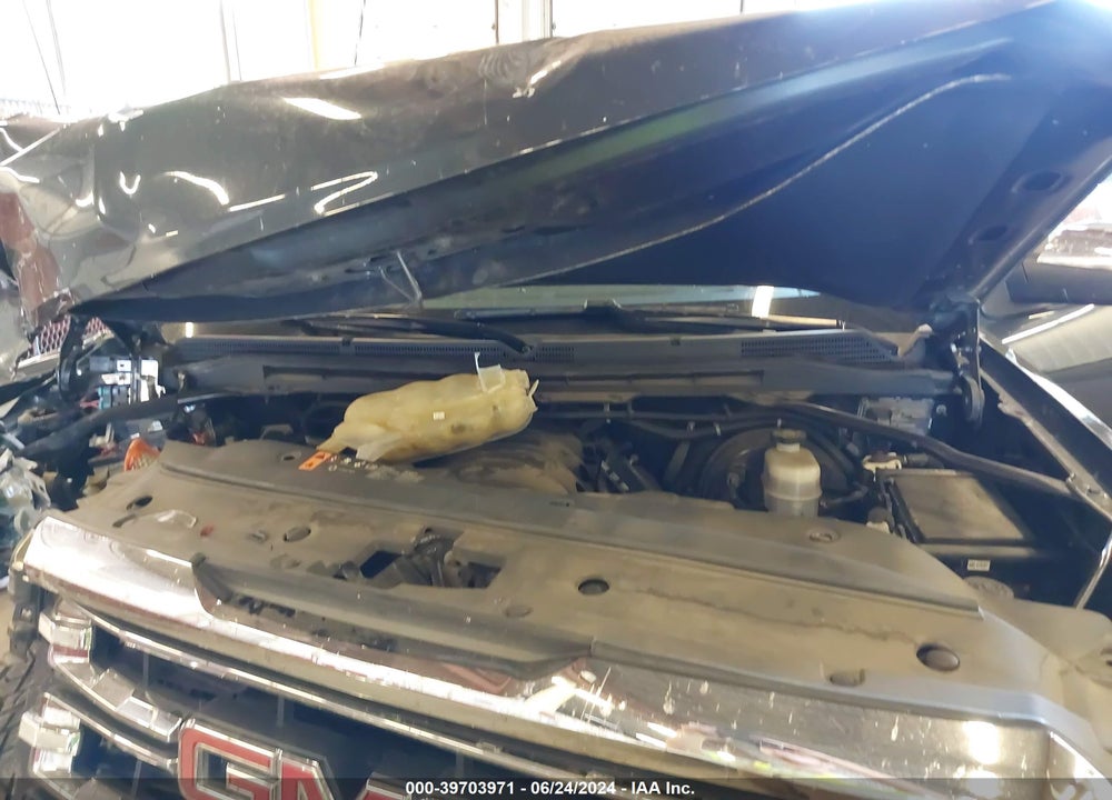 2018 GMC SIERRA 1500 SLT VIN: 3GTU2NEC6JG451068
