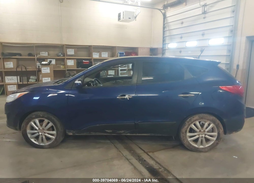 2010 HYUNDAI TUCSON VIN: KM8JU3AC7AU081667