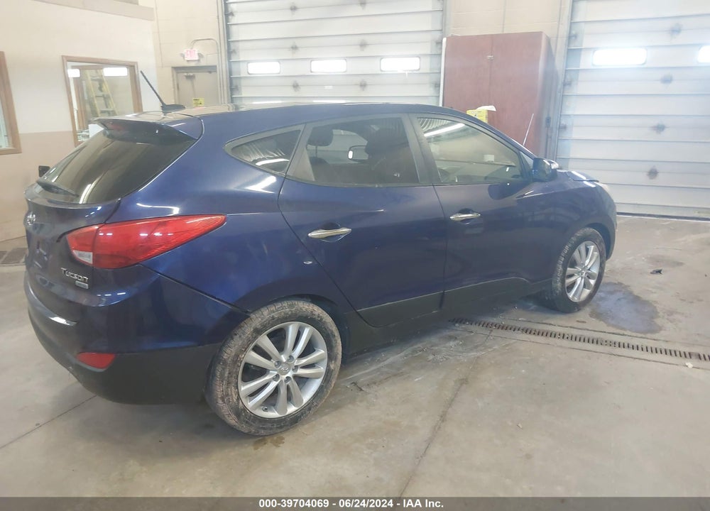 2010 HYUNDAI TUCSON VIN: KM8JU3AC7AU081667