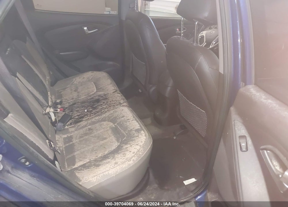 2010 HYUNDAI TUCSON VIN: KM8JU3AC7AU081667