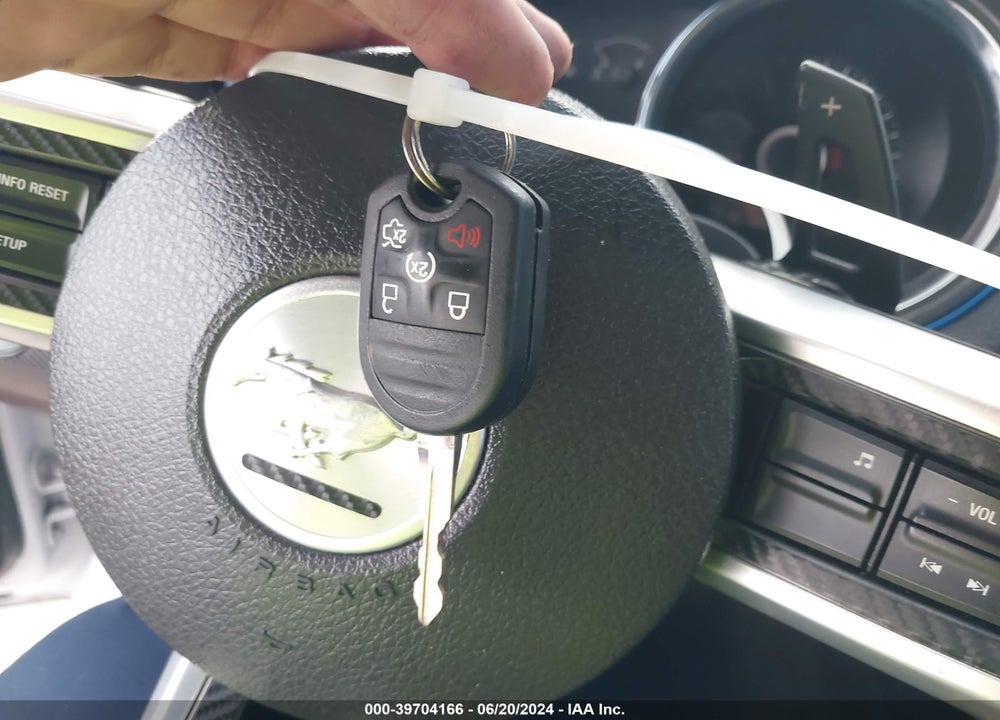 2014 FORD MUSTANG V6 VIN: 1ZVBP8EM6E5266676