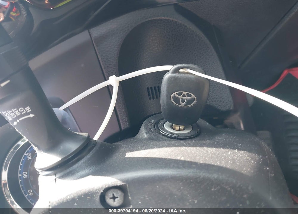 2019 TOYOTA COROLLA LE VIN: 5YFBURHE0KP948375