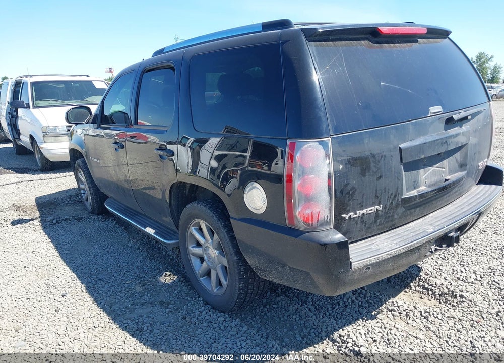 2007 GMC YUKON DENALI VIN: 1GKFK63867J376624