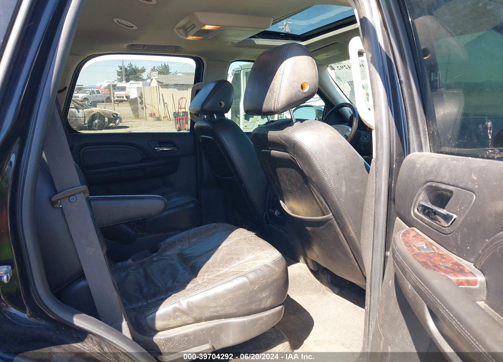 2007 GMC YUKON DENALI VIN: 1GKFK63867J376624
