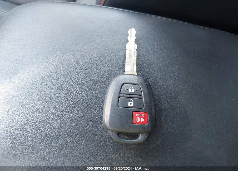 2018 TOYOTA RAV4 SE VIN: JTMJFREV1JJ258843