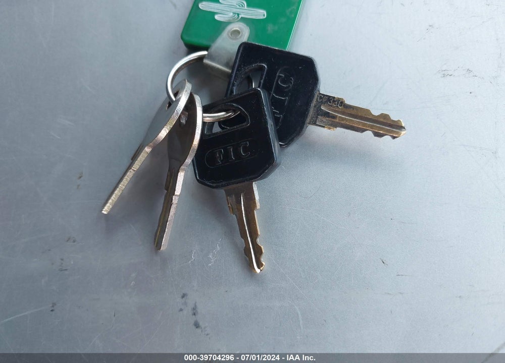 2001 SKYLINE TRAILERS SPORTWAGON TOY HAULE VIN: 1SL200K231A000286