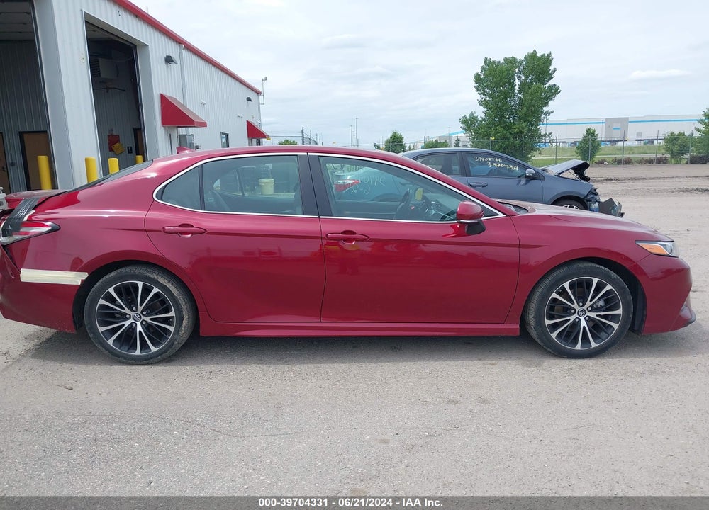 2018 TOYOTA CAMRY SE VIN: 4T1B11HK2JU666977
