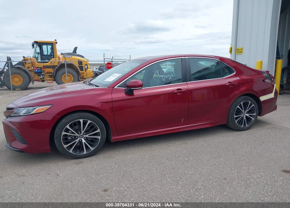 2018 TOYOTA CAMRY SE VIN: 4T1B11HK2JU666977