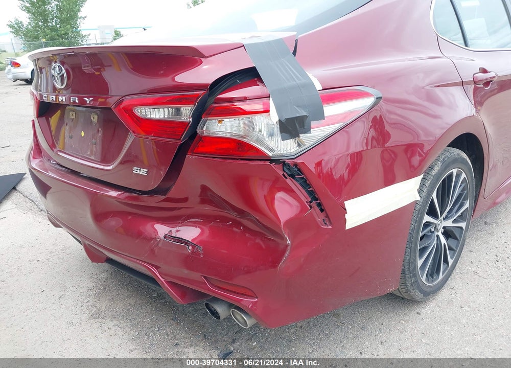 2018 TOYOTA CAMRY SE VIN: 4T1B11HK2JU666977