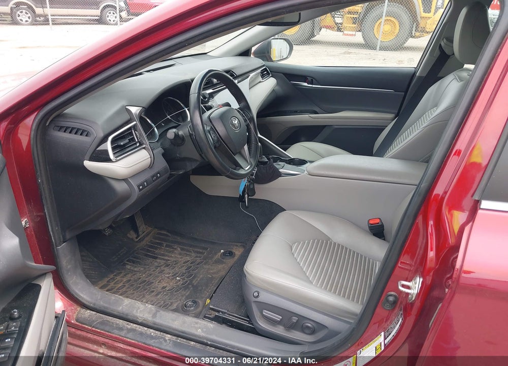 2018 TOYOTA CAMRY SE VIN: 4T1B11HK2JU666977