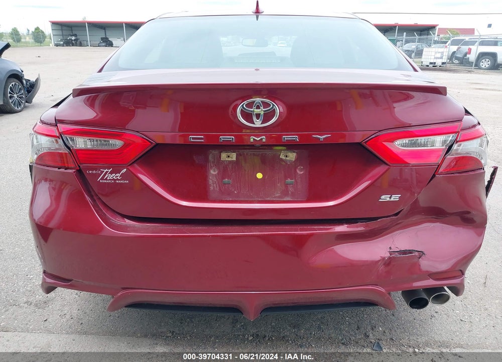2018 TOYOTA CAMRY SE VIN: 4T1B11HK2JU666977