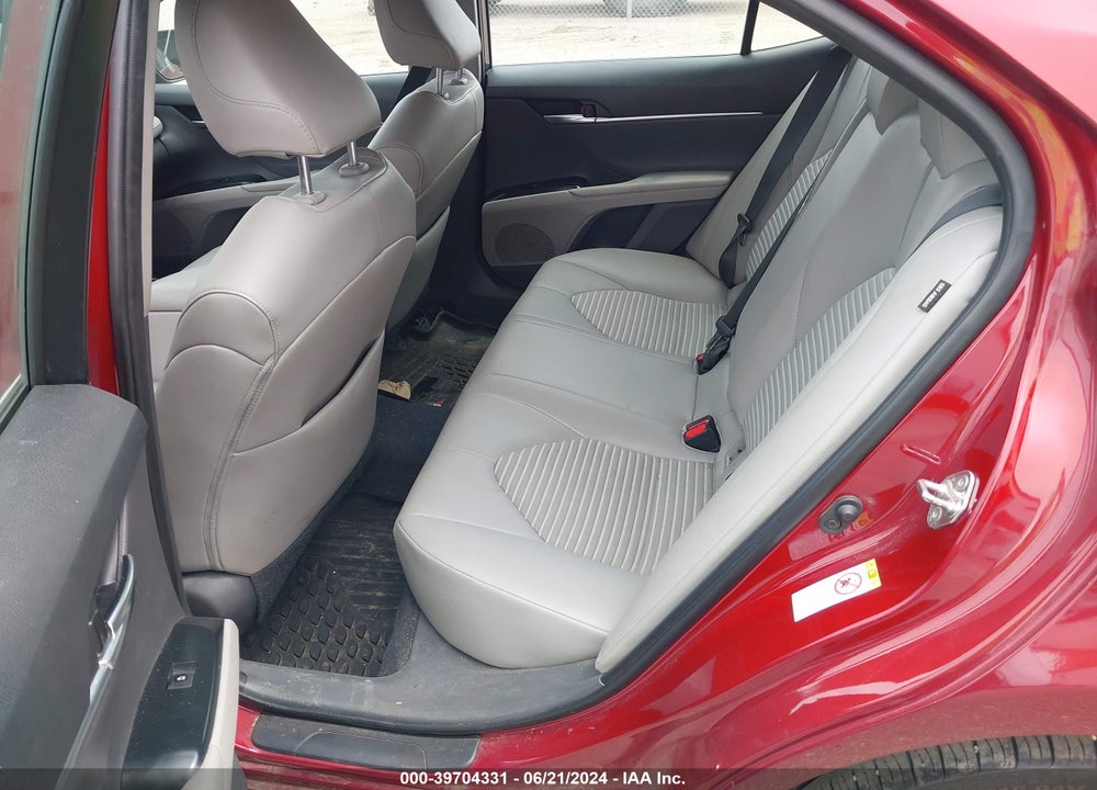 2018 TOYOTA CAMRY SE VIN: 4T1B11HK2JU666977