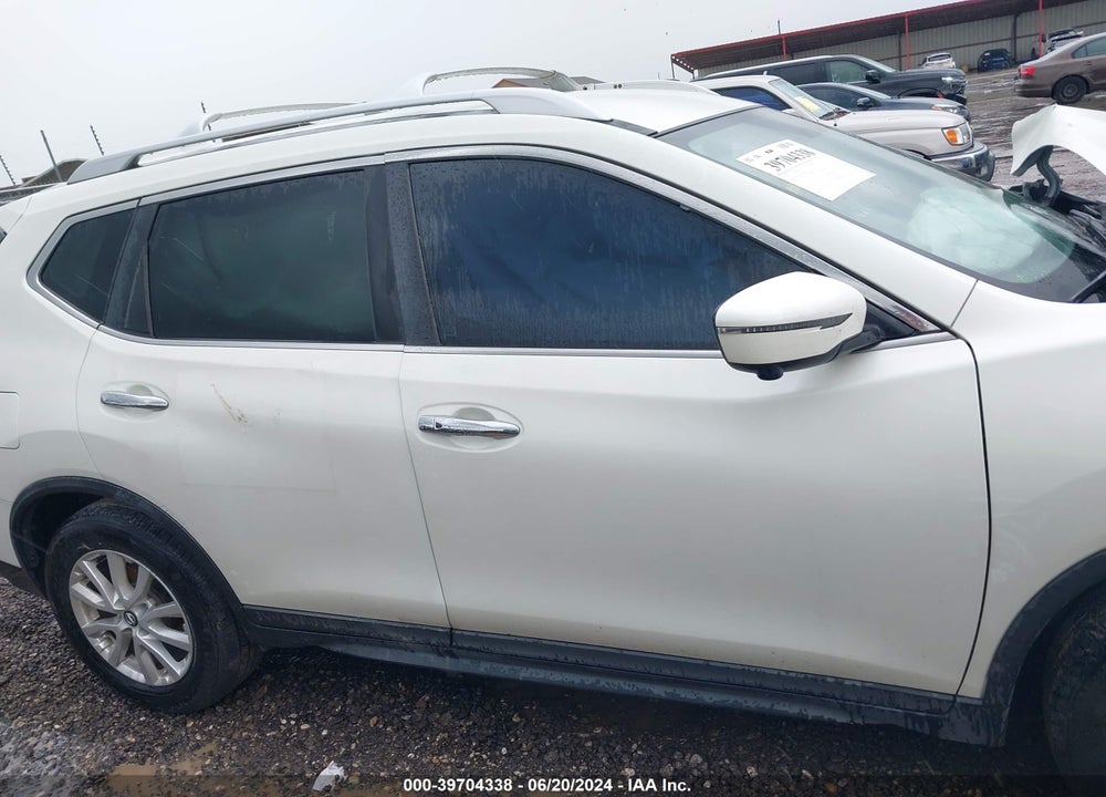 2018 NISSAN ROGUE SV VIN: KNMAT2MT9JP587433