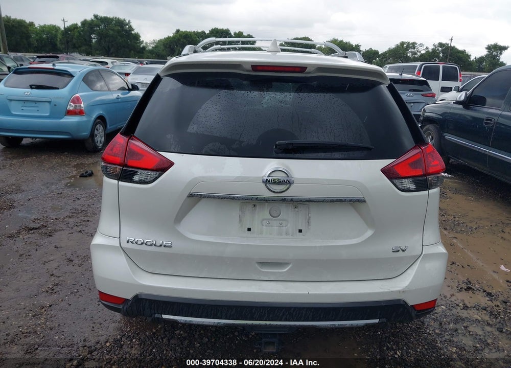 2018 NISSAN ROGUE SV VIN: KNMAT2MT9JP587433