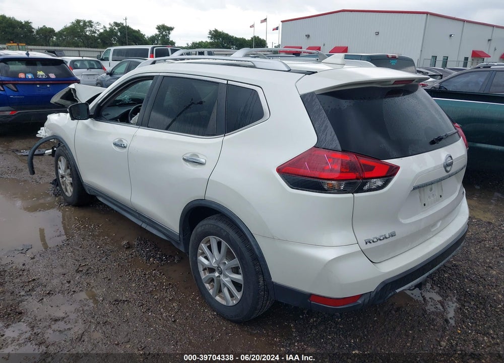 2018 NISSAN ROGUE SV VIN: KNMAT2MT9JP587433
