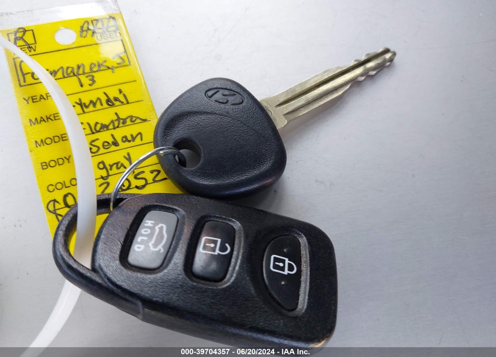 2013 HYUNDAI ELANTRA LIMITED VIN: KMHDH4AE4DU796239