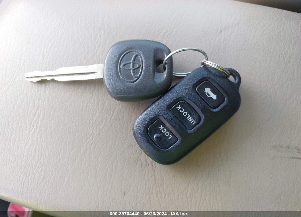 2002 TOYOTA CAMRY SOLARA SLE V6 VIN: 2T1CF28P12C581025