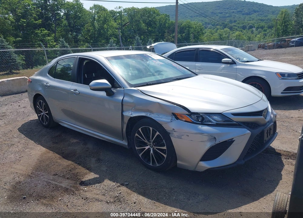 2018 TOYOTA CAMRY SE VIN: JTNB11HK2J3014608